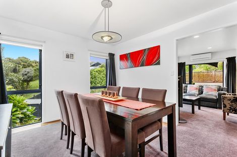 Photo of property in 90e Atkinson Road, Titirangi, Auckland, 0604