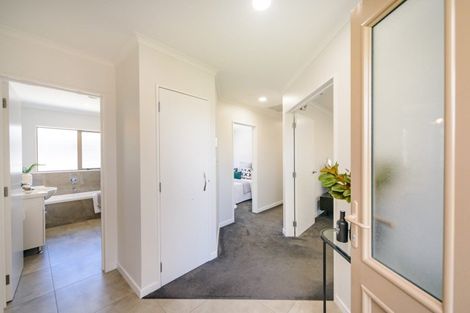 Photo of property in 7 Walnut Grove, Kelvin Grove, Palmerston North, 4414