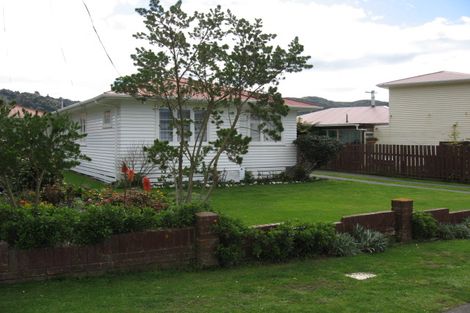 Photo of property in 4 Maire Street, Wainuiomata, Lower Hutt, 5014