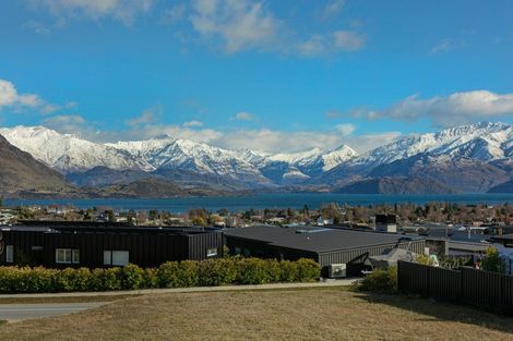 Photo of property in 15 The Heights Avenue, Wanaka, 9305