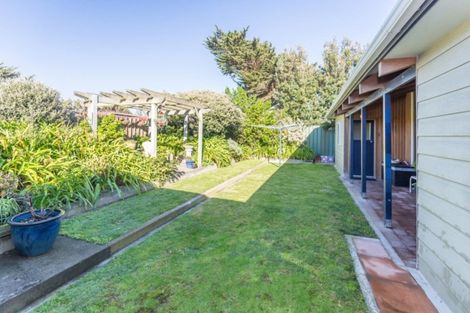 Photo of property in 20 Kent Avenue, Waitarere Beach, Levin, 5510