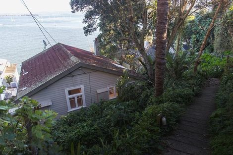 Photo of property in 112 Queen Street, Northcote Point, Auckland, 0627