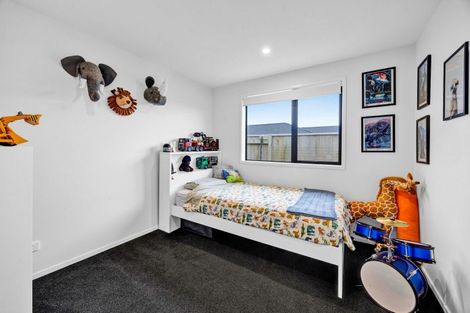 Photo of property in 1 Macbeth Street, Stratford, 4332