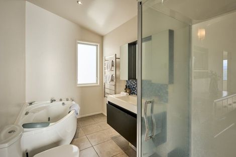 Photo of property in 21 Arahiwi Grove, Tirohanga, Lower Hutt, 5010