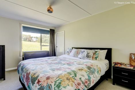 Photo of property in 11 Taupiri Crescent, Titahi Bay, Porirua, 5022