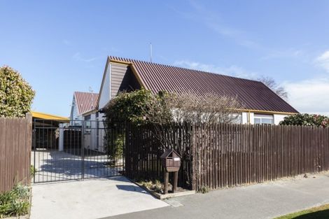 Photo of property in 19 Bentley Street, Russley, Christchurch, 8042
