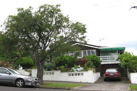 Photo of property in 2 Saltaire Street, Avondale, Auckland, 1026