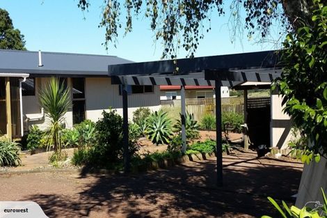 Photo of property in 34 Red Hills Road, Massey, Auckland, 0614