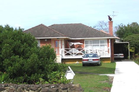 Photo of property in 5 Paton Avenue, Te Atatu South, Auckland, 0610