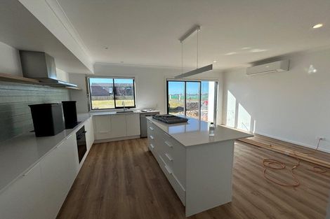 Photo of property in 8 Atutahi Lane, Papamoa Beach, 3118