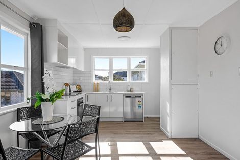 Photo of property in 65 Farquhar Road, Glendene, Auckland, 0602