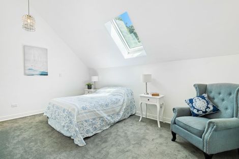 Photo of property in 105 Grassmere Road, Henderson Valley, Auckland, 0612