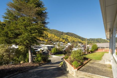 Photo of property in 76 Hampden Street, Picton, 7220