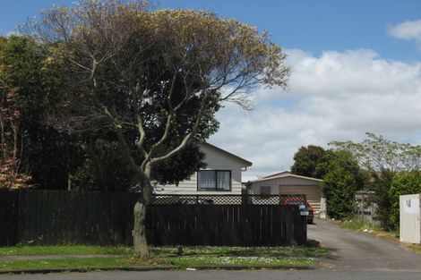 Photo of property in 22 Dungarvon Place, Clendon Park, Auckland, 2103