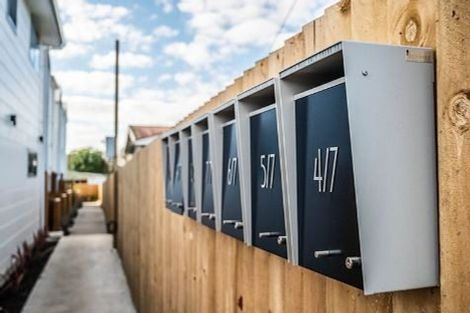 Photo of property in 4/7 Flanshaw Road, Te Atatu South, Auckland, 0610