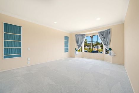 Photo of property in 2/2 Hobie Court, West Harbour, Auckland, 0618
