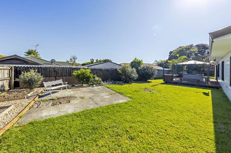 Photo of property in 12 Rosemead Place, Randwick Park, Auckland, 2105