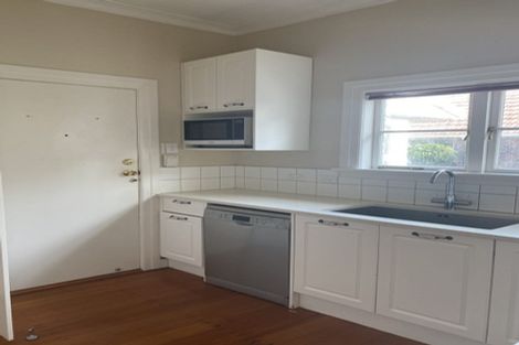 Photo of property in 7 Otahuri Crescent, Greenlane, Auckland, 1051