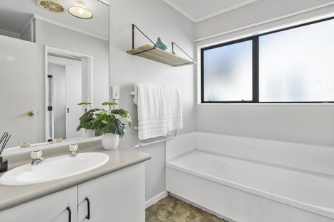 Photo of property in 2/1159 High Street, Taita, Lower Hutt, 5011