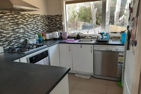 Photo of property in 60b Cyclarama Crescent, Massey, Auckland, 0614