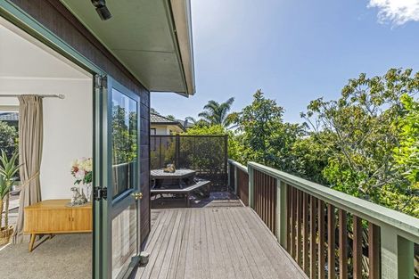 Photo of property in 2/18 Edgeworth Road, Glenfield, Auckland, 0629