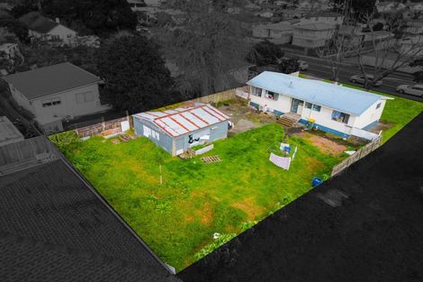 Photo of property in 43 Rathgar Road, Henderson, Auckland, 0610