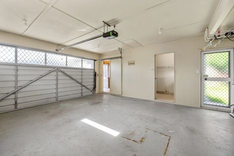 Photo of property in 6 Robertson Street, Glenholme, Rotorua, 3010