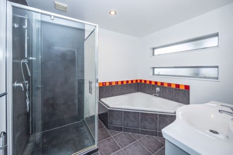 Photo of property in 2 Millennium Heights, Flagstaff, Hamilton, 3210