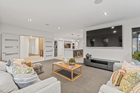 Photo of property in 43 Oakgrove Drive, Rangiora, 7400