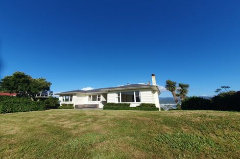 Photo of property in 11 Singers Road, Korokoro, Lower Hutt, 5012