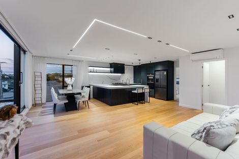 Photo of property in 47c Hastings Road, Mairangi Bay, Auckland, 0630