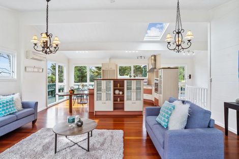 Photo of property in 7 Tranquil Glade, Hillcrest, Auckland, 0627