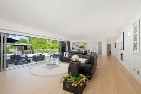 Photo of property in 7 Burgundy Park Avenue, Henderson, Auckland, 0612
