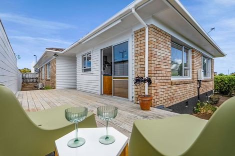 Photo of property in 3 Del Mar Place, Merrilands, New Plymouth, 4312