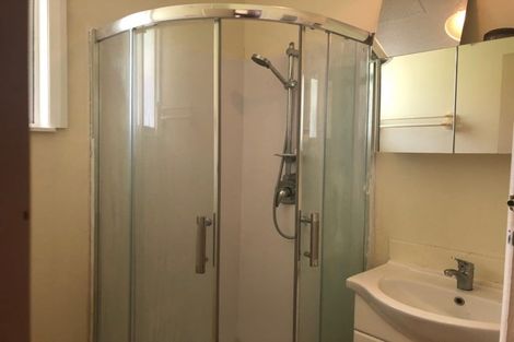 Photo of property in 92 Cook Street, Marfell, New Plymouth, 4310