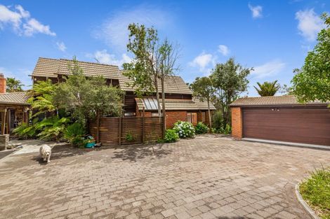 Photo of property in 3 Park Rise, Campbells Bay, Auckland, 0630