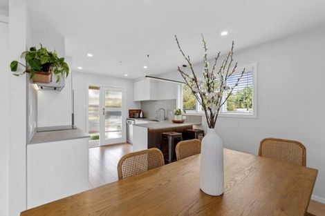 Photo of property in 3b Paton Avenue, Te Atatu South, Auckland, 0610