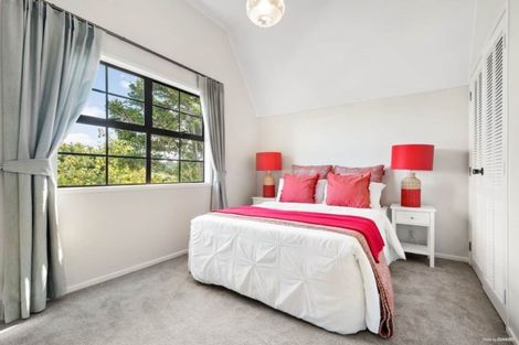 Photo of property in 11 James Evans Drive, Northcote, Auckland, 0627