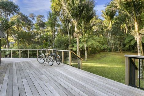 Photo of property in 22 Cochran Road, Oratia, Auckland, 0604
