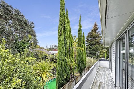 Photo of property in 1/17 Lyons Avenue, Murrays Bay, Auckland, 0630