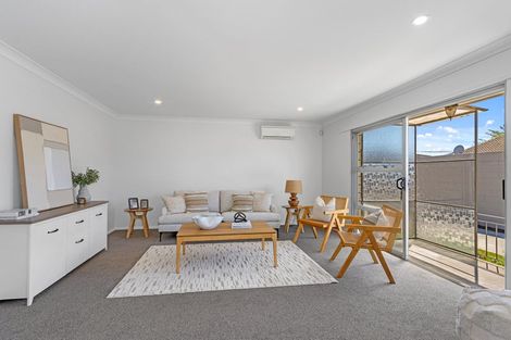 Photo of property in 2/18a Prossers Road, Saint Martins, Christchurch, 8022