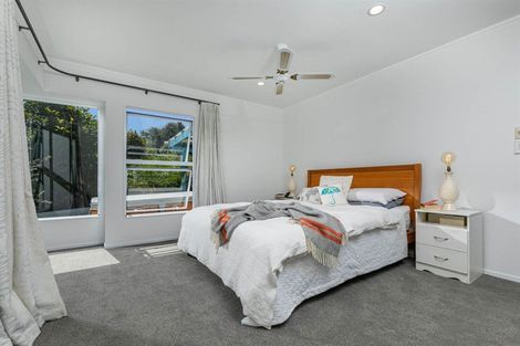 Photo of property in 32 Waipuia Place, Greenhithe, Auckland, 0632