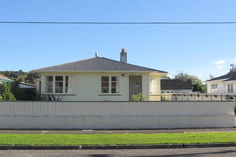 Photo of property in 12 Benge Crescent, Naenae, Lower Hutt, 5011
