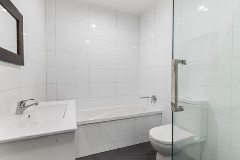 Photo of property in 23c Chippendale Crescent, Birkdale, Auckland, 0626