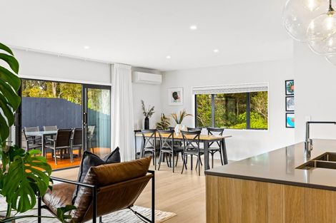 Photo of property in 75 Glenvar Ridge Road, Long Bay, Auckland, 0630