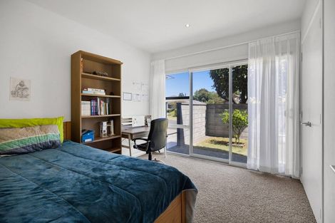 Photo of property in 16 Links Drive, Waiwhakaiho, New Plymouth, 4312