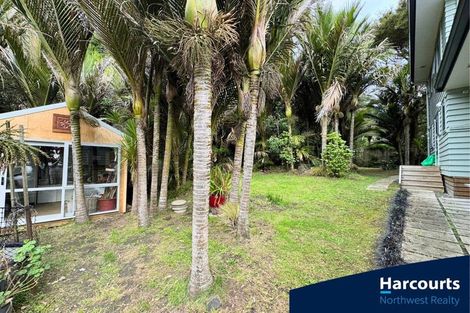 Photo of property in 296 Motutara Road, Muriwai, Waimauku, 0881