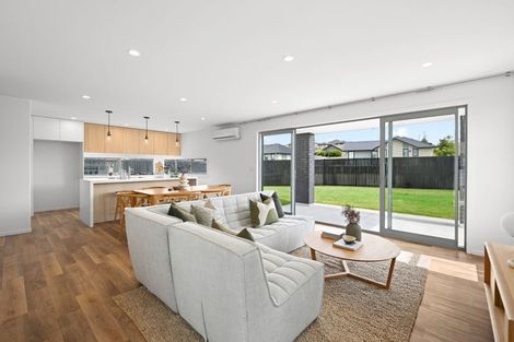 Photo of property in 1 Oolong Court, Huntington, Hamilton, 3210