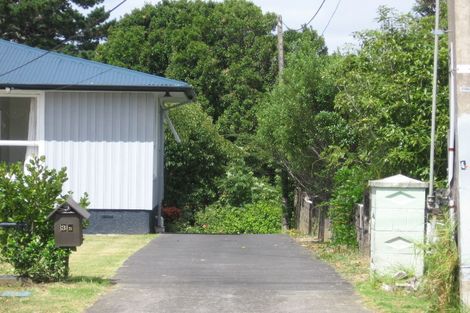 Photo of property in 2/3 Tramway Road, Beach Haven, Auckland, 0626