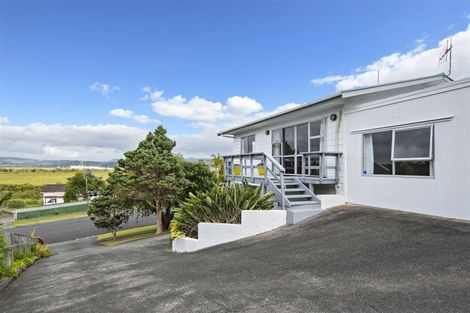 Photo of property in 39 Raumati Crescent, Onerahi, Whangarei, 0110